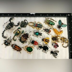 Lot of 20 Mixed Insect Bug Brooches Vintage Style Rhinestone Spider Bee Scorpion